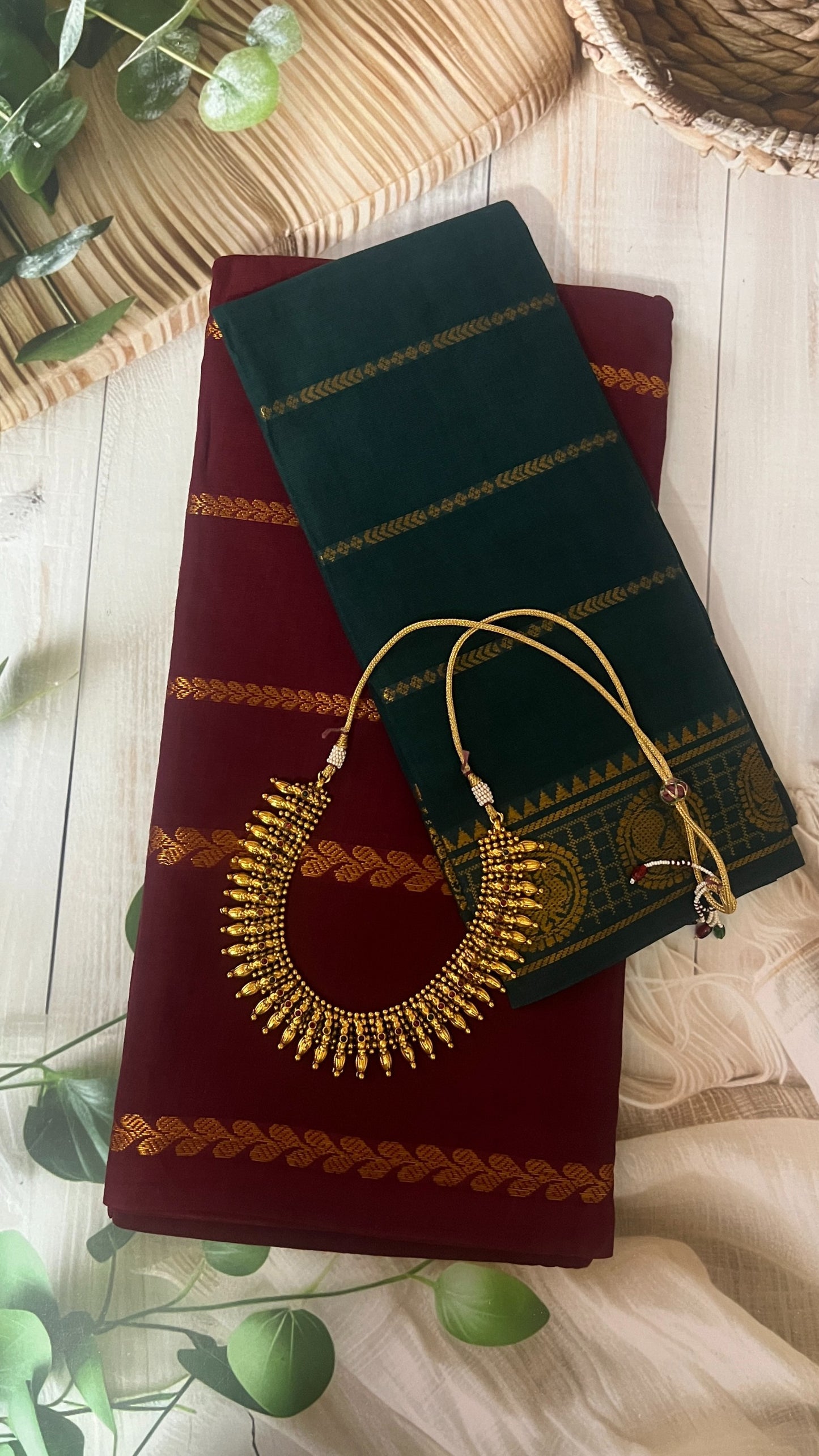 Velthari - Maroon Green