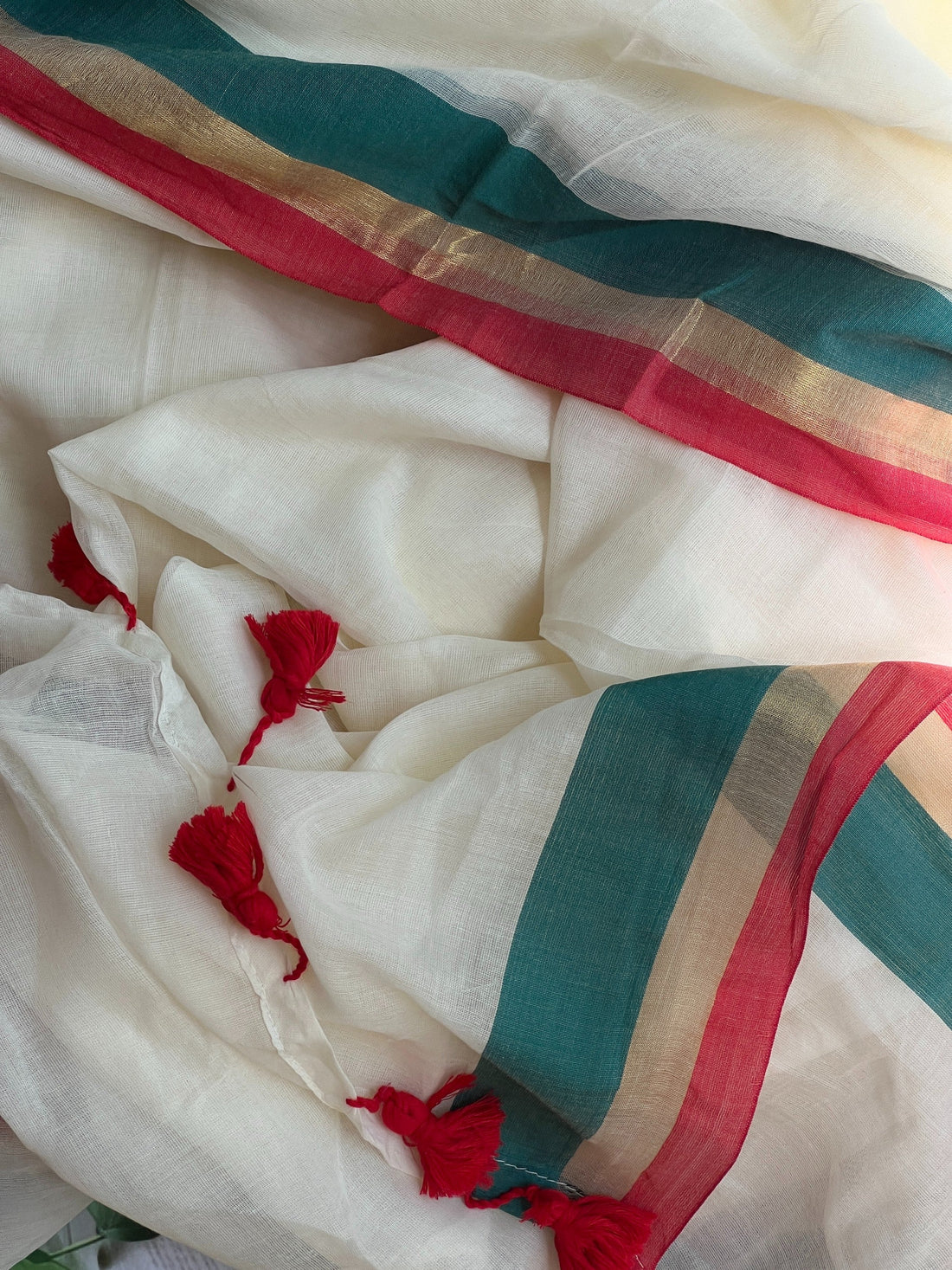 Mulmul Sarees: The Feather-Light Fabric You'll Want to Live In