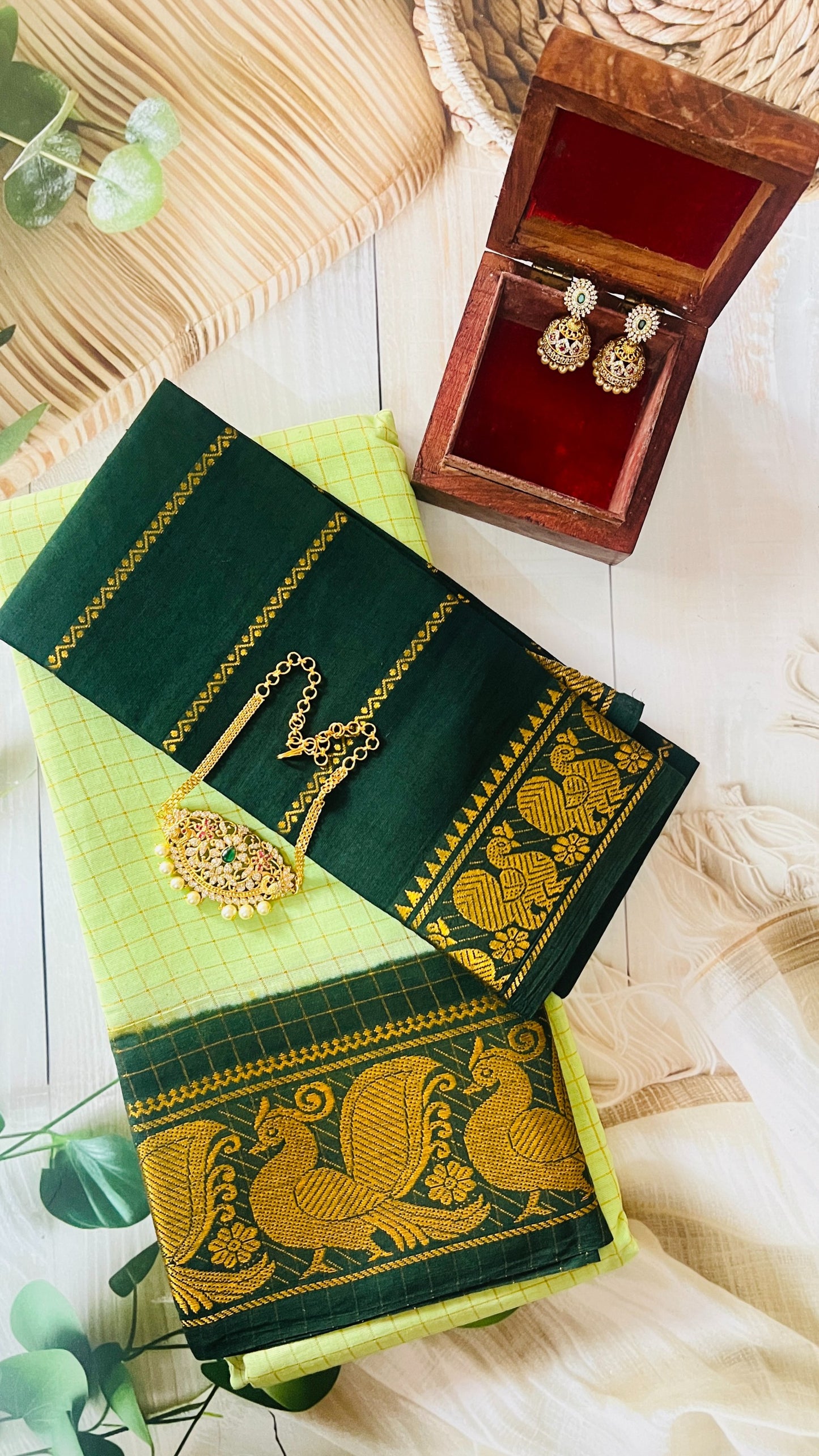 Zari Kattam - Parrot Green