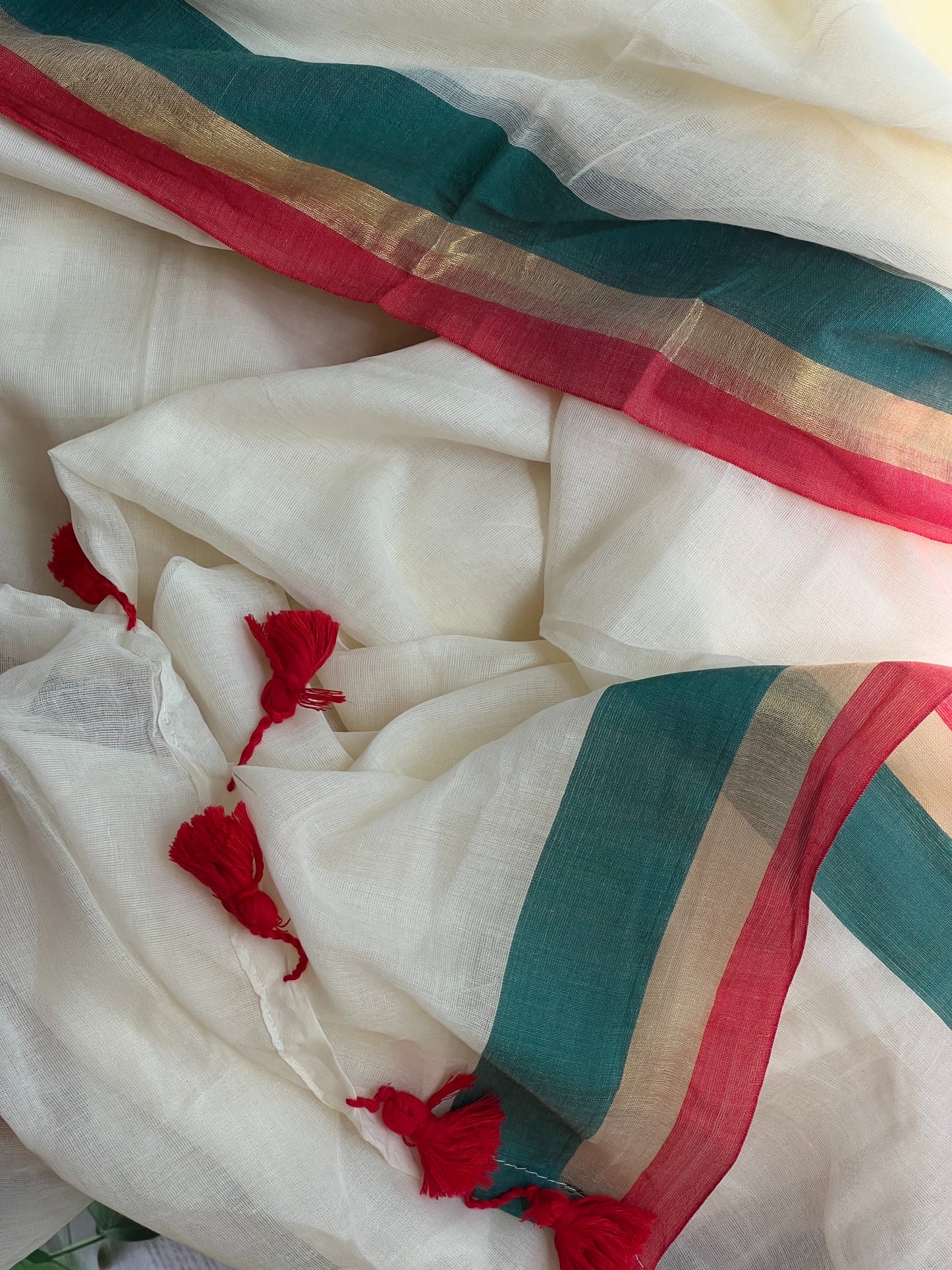 Off White MulMul Cotton Saree