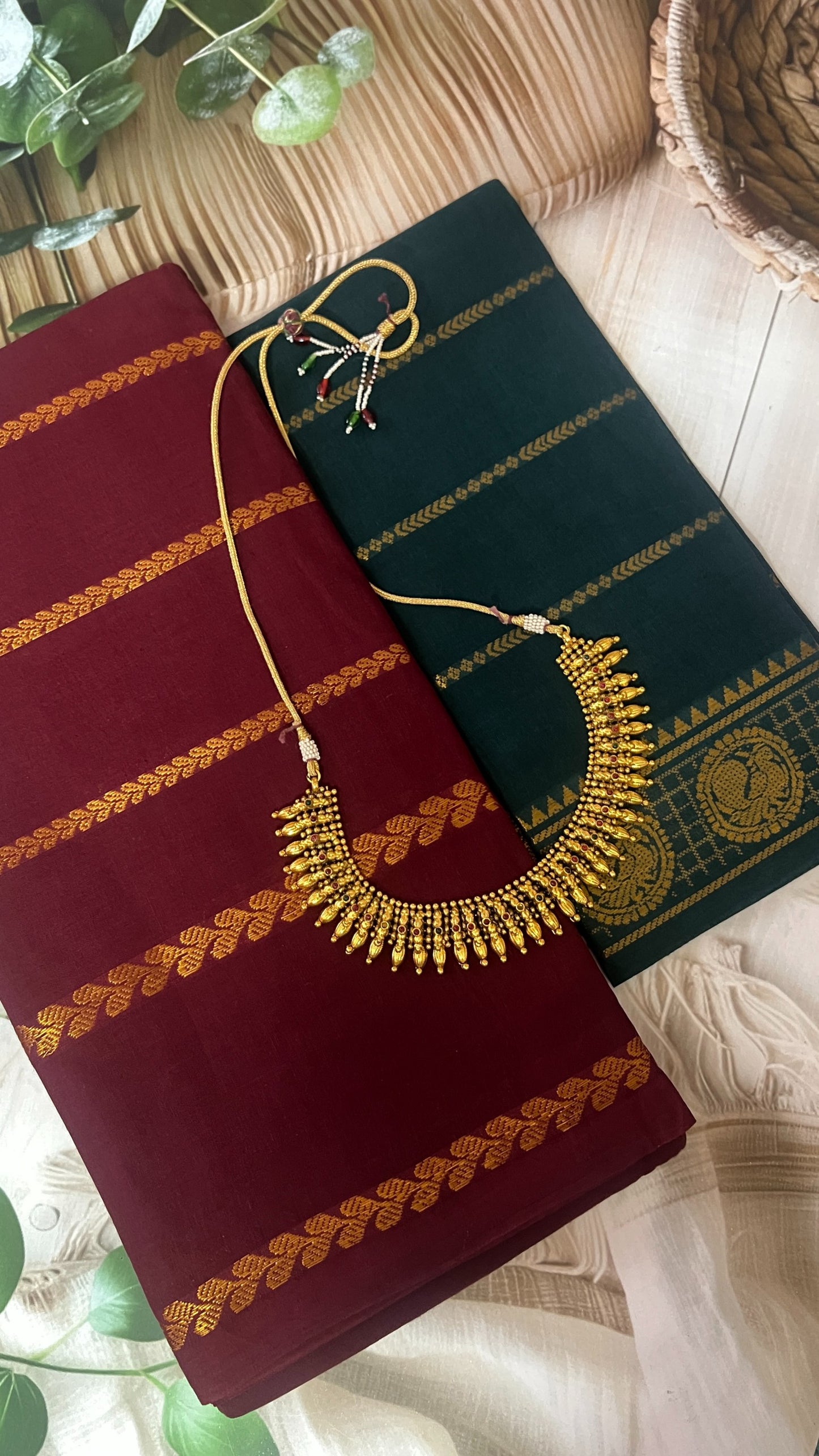 Velthari -  Maroon Green